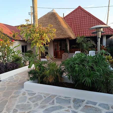 Mia Safari Lodge And Restaurant Entebbe Eksteriør bilde